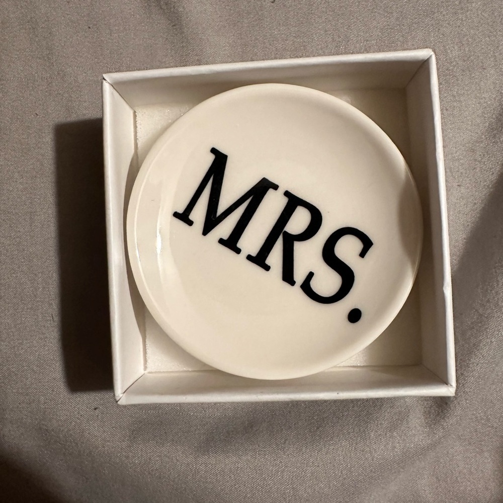 Mrs. Ring Dish